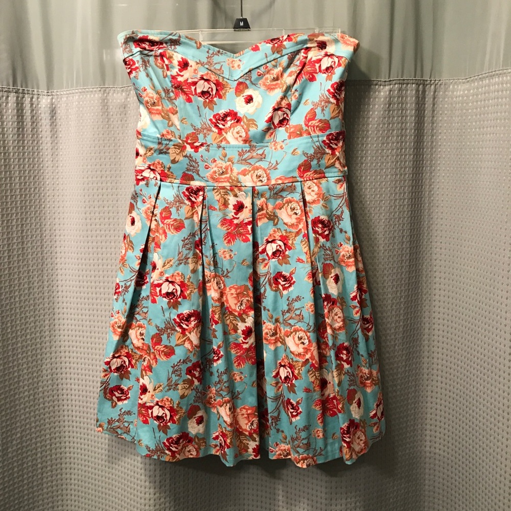 Strapless dress